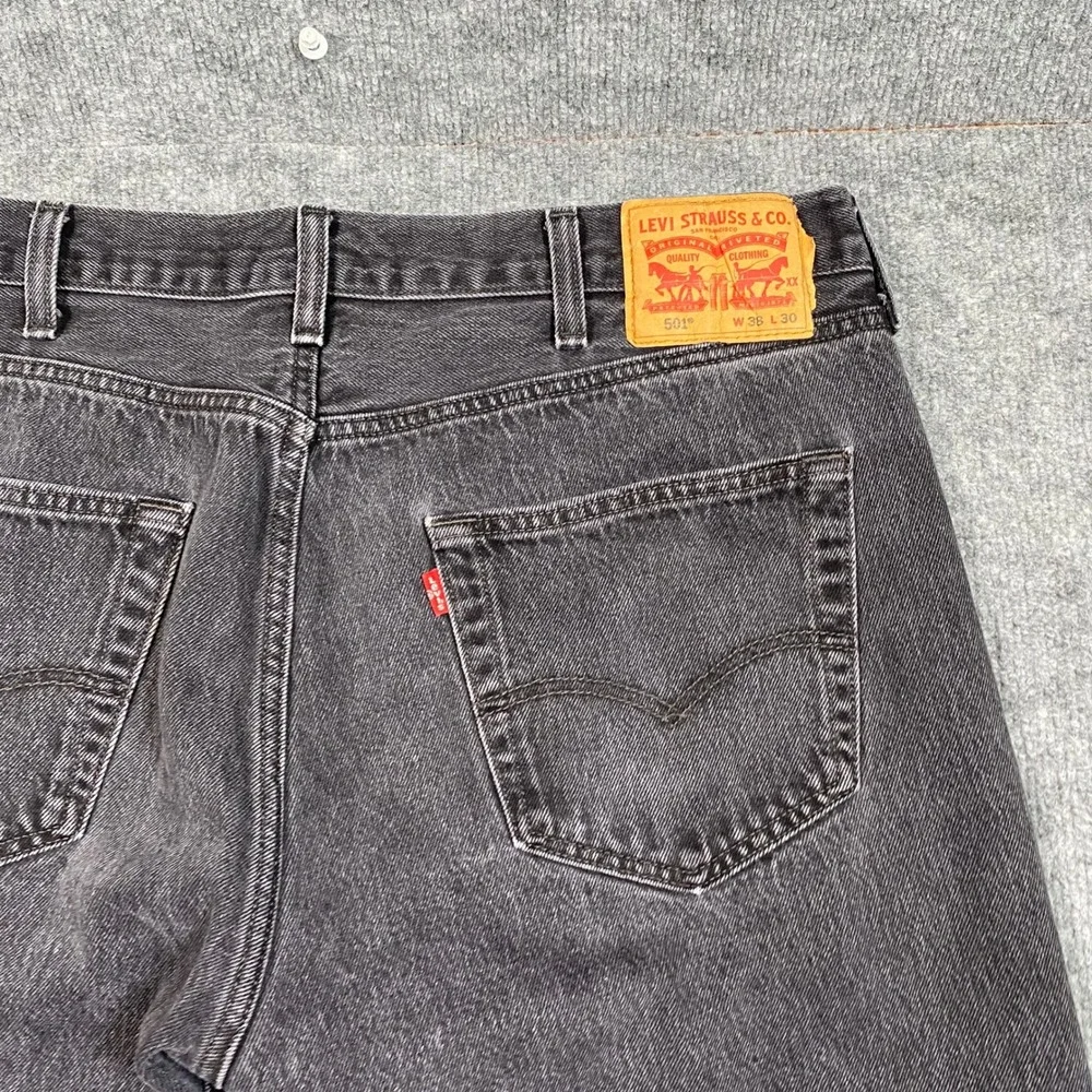 Levis 501 Mens Jeans 38x30 Faded Black Button Fly Original Straight Leg 501-0660